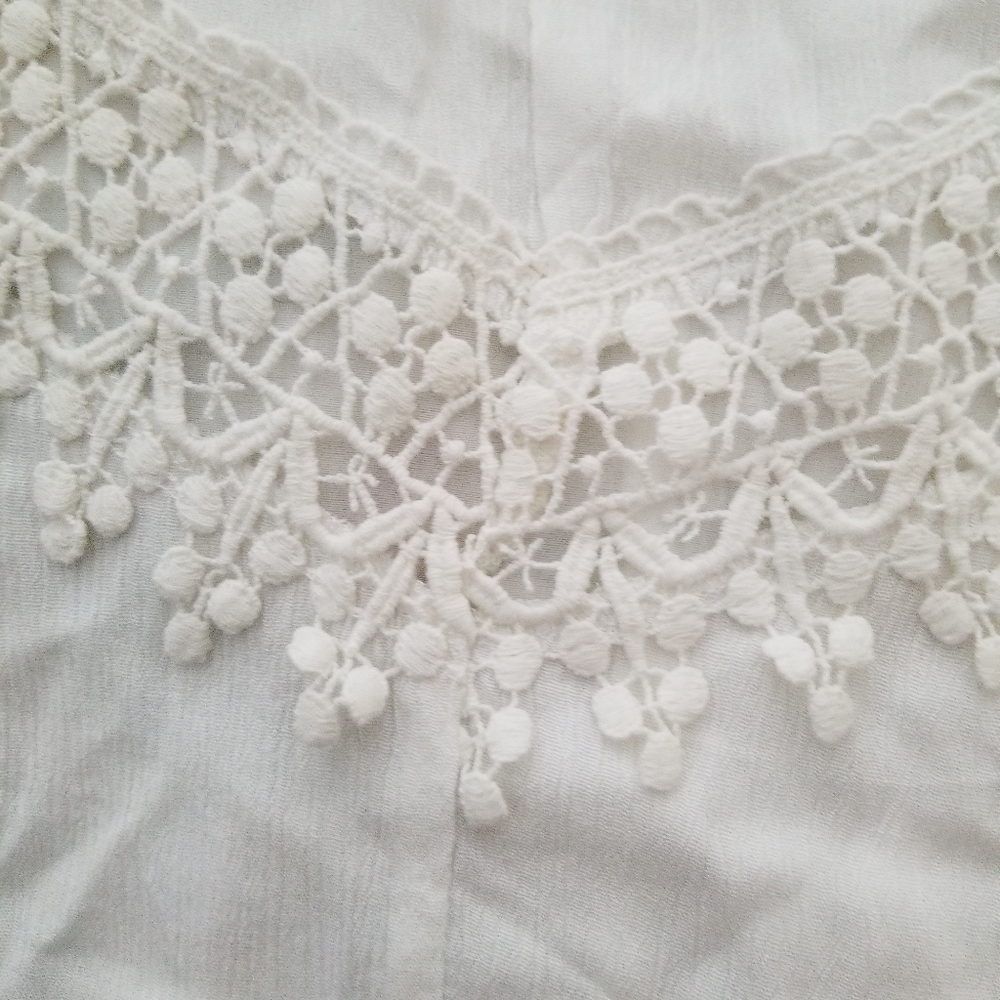 NWT Charlotte Rouse Ladies White Gauze & Crochet Top
